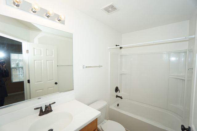 210 Portage Lane D, Yorkville, IL 60560