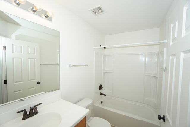 210 Portage Lane D, Yorkville, IL 60560