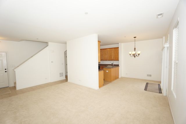 210 Portage Lane D, Yorkville, IL 60560