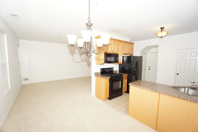 210 Portage Lane D, Yorkville, IL 60560