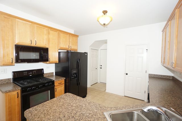 210 Portage Lane D, Yorkville, IL 60560
