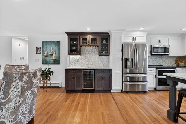 15 Lovejoy Rd, Andover, MA 01810