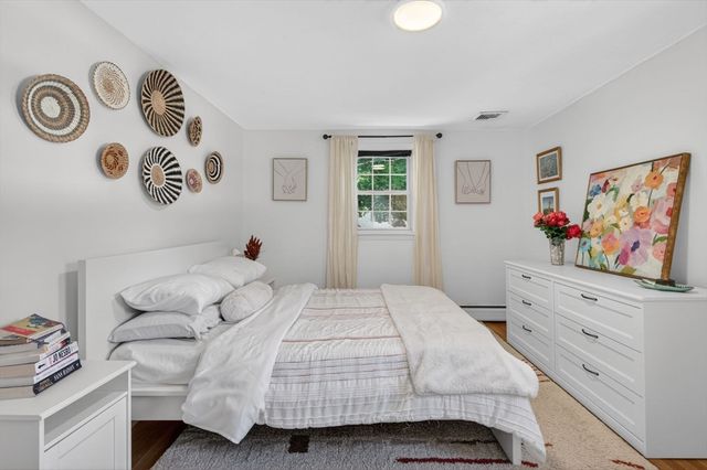 15 Lovejoy Rd, Andover, MA 01810