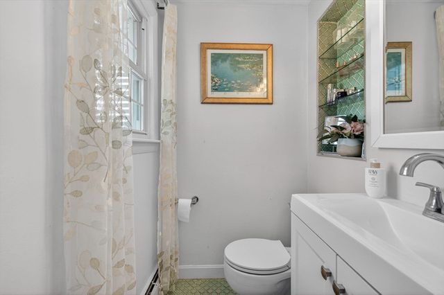 15 Lovejoy Rd, Andover, MA 01810