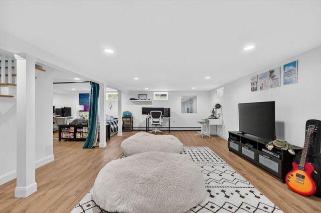 15 Lovejoy Rd, Andover, MA 01810