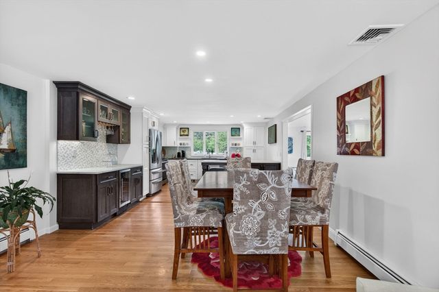 15 Lovejoy Rd, Andover, MA 01810