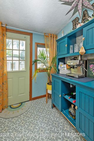525 N Magnolia Avenue, Lansing, MI 48912