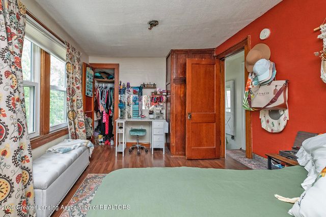 525 N Magnolia Avenue, Lansing, MI 48912