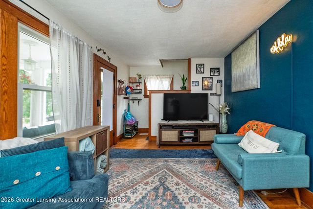 525 N Magnolia Avenue, Lansing, MI 48912