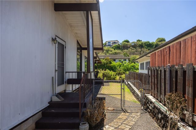 1451 Onipaa Street, Honolulu, HI 96819