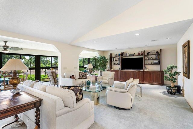69 Eastgate Drive Unit D, Boynton Beach, FL 33436