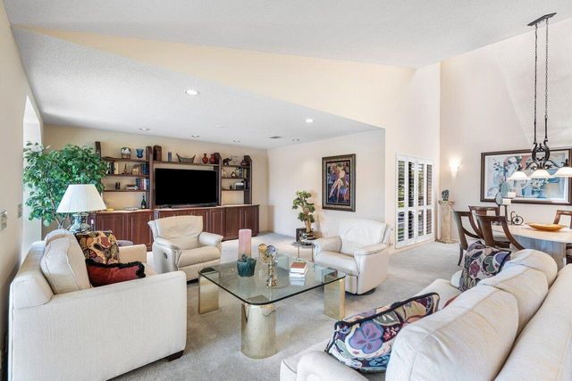 69 Eastgate Drive Unit D, Boynton Beach, FL 33436