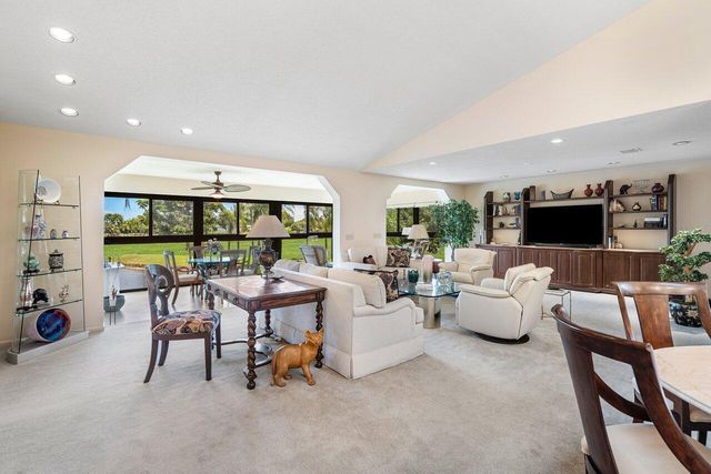 69 Eastgate Drive Unit D, Boynton Beach, FL 33436