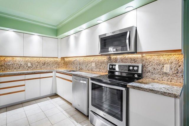 69 Eastgate Drive Unit D, Boynton Beach, FL 33436