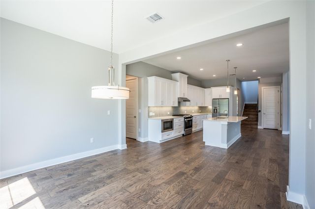 3018 Sunridge DR 4, Austin, TX 78741