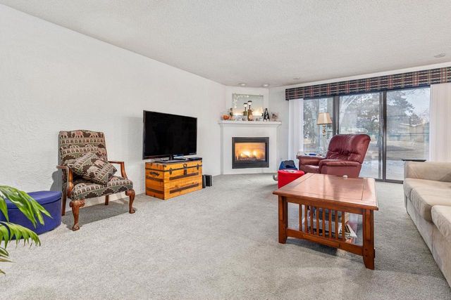 1237 W NICOLET CIRCLE, Appleton, WI 54914
