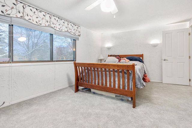 1237 W NICOLET CIRCLE, Appleton, WI 54914