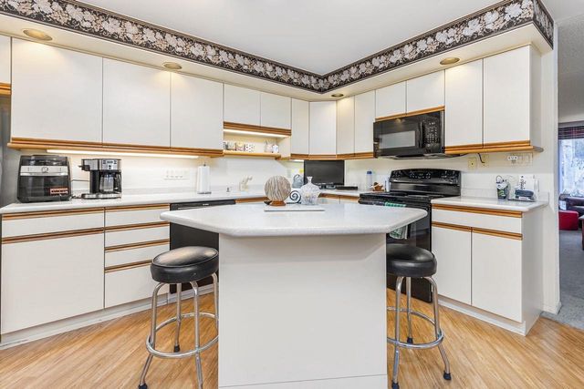 1237 W NICOLET CIRCLE, Appleton, WI 54914