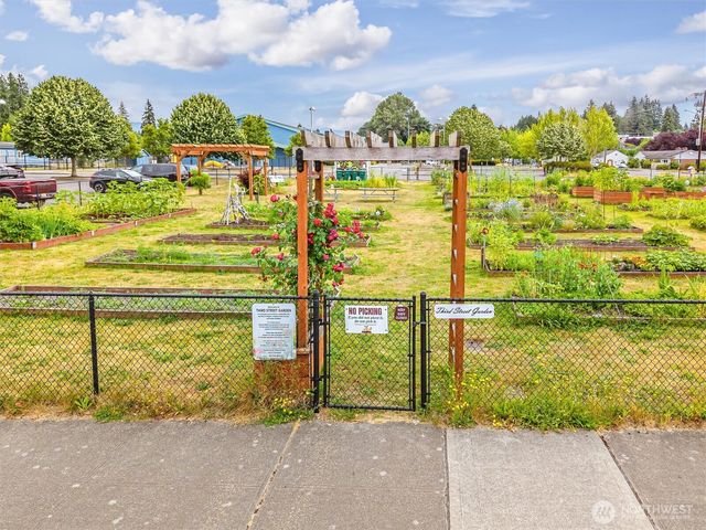 312 N French Avenue, Arlington, WA 98223