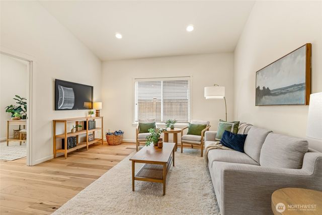 312 N French Avenue, Arlington, WA 98223