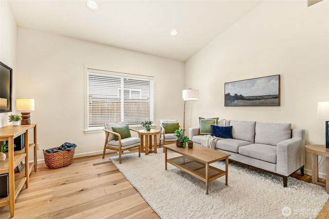 312 N French Avenue, Arlington, WA 98223