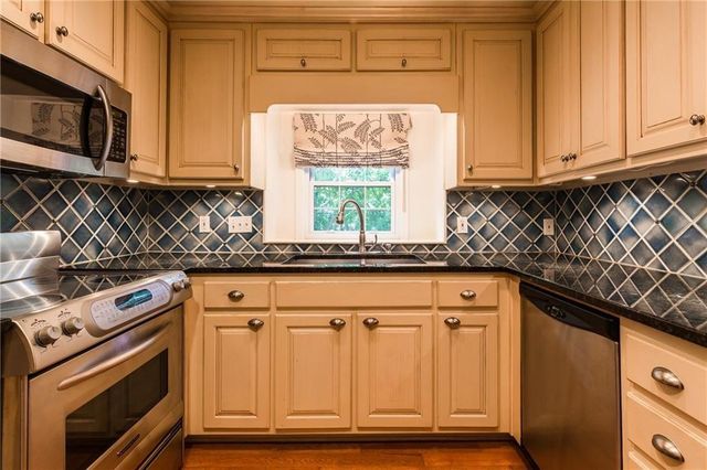 82 Montre Square NW, Atlanta, GA 30327