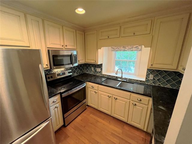 82 Montre Square NW, Atlanta, GA 30327