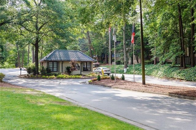 82 Montre Square NW, Atlanta, GA 30327
