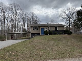 295 Acorn Hill Dr, Waverly, TN 37185