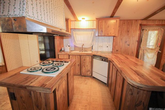 26714 Pine Ridge Dr, Walker, LA 70785