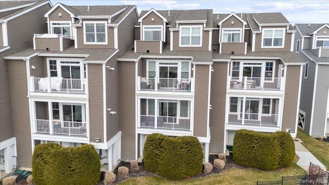 422 Marina Pointe Drive 422, East Rockaway, NY 11518