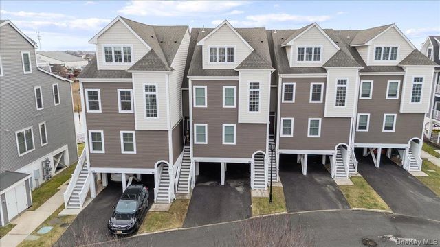 422 Marina Pointe Drive 422, East Rockaway, NY 11518