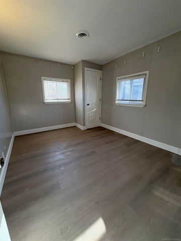 21700 Elizabeth Street, Saint Clair Shores, MI 48080
