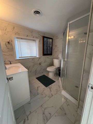 21700 Elizabeth Street, Saint Clair Shores, MI 48080