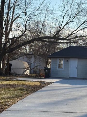 21700 Elizabeth Street, Saint Clair Shores, MI 48080