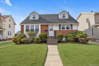 139 Soper Street, Oceanside, NY 11572