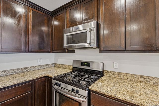 114 E. Hutchin Pl, San Antonio, TX 78221