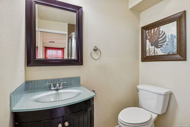 114 E. Hutchin Pl, San Antonio, TX 78221