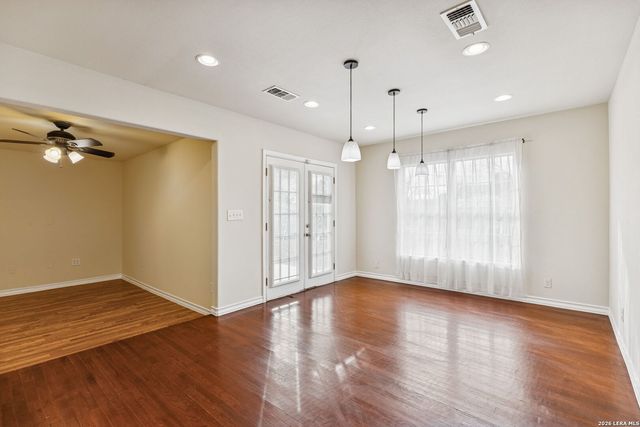 114 E. Hutchin Pl, San Antonio, TX 78221