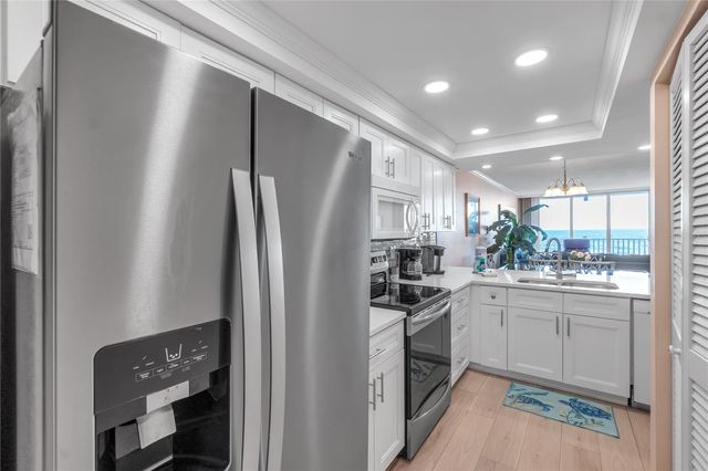 2600 GULF DRIVE N 12, Bradenton Beach, FL 34217