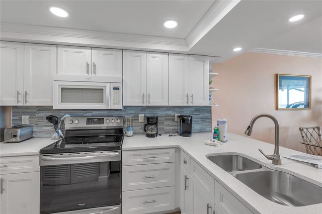 2600 GULF DRIVE N 12, Bradenton Beach, FL 34217