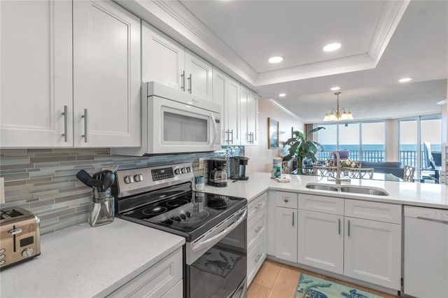 2600 GULF DRIVE N 12, Bradenton Beach, FL 34217