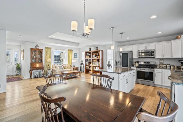 310 Phlilips AVENUE, Walworth, WI 53184