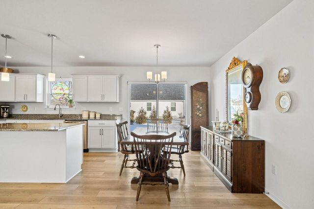 310 Phlilips AVENUE, Walworth, WI 53184