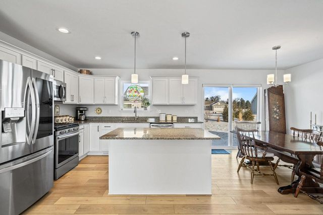 310 Phlilips AVENUE, Walworth, WI 53184