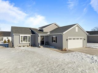 310 Phlilips AVENUE, Walworth, WI 53184
