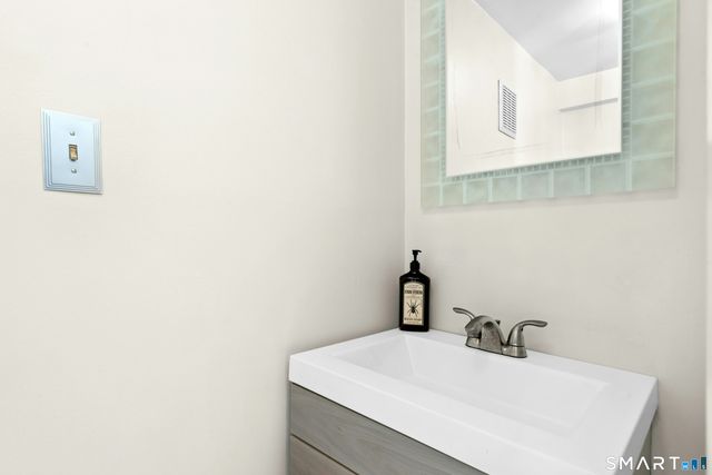 35 Cherokee Trail, Shelton, CT 06484