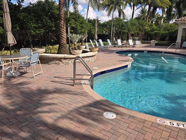 106 Riverwalk Cir E 106, Plantation, FL 33325