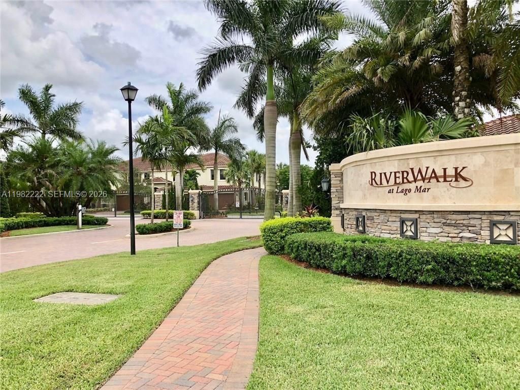 106 Riverwalk Cir E 106, Plantation, FL 33325