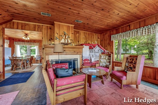 6285 S Shore, Whitehall, MI 49461
